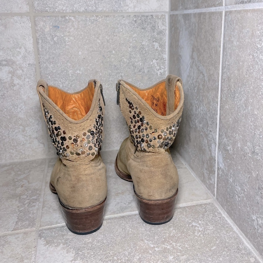 Frye Deborah Studded Bling Distressed Studded Western Boots Ankle Booties - Picture 4 of 8